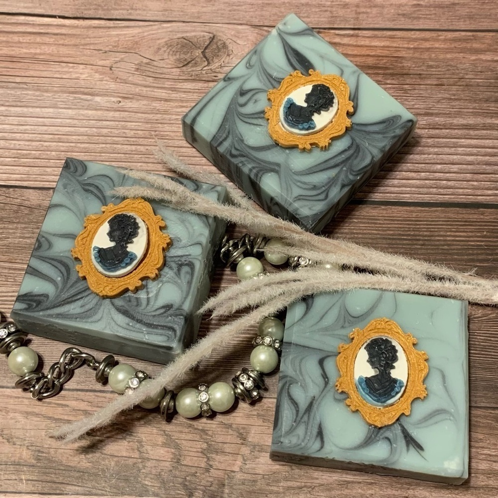 Hand Crafted Vintage-Inspired Soap with Soap Cameo Brooch for Mothers Day - Picture 4 of 7
